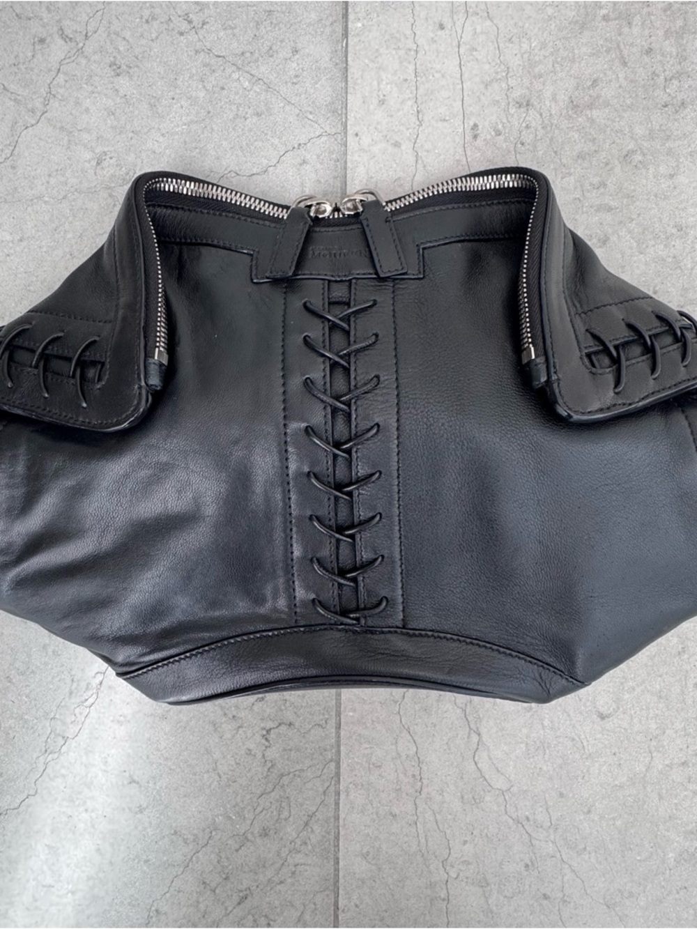 Alexander McQueen Vintage Black Leather De Manta Clutch With Corset Lacing - Picture 9 of 17
